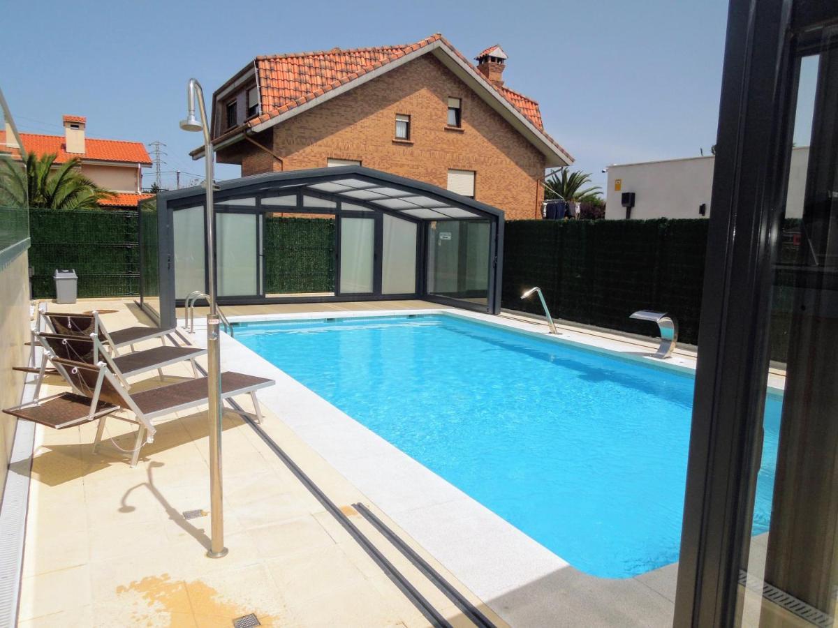 Apartamentos Playa De Covachos Сото-де-ла-Маріна Екстер'єр фото